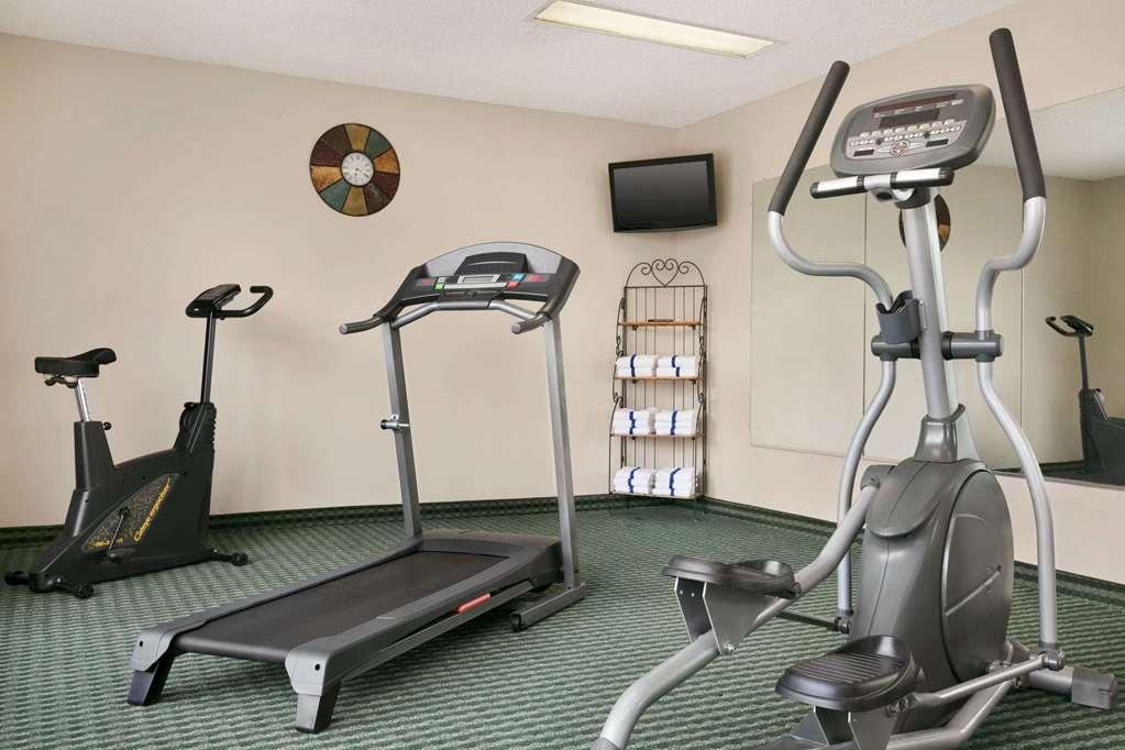 Baymont By Wyndham Kingsland Hotel Facilities photo